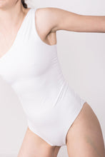 Load image into Gallery viewer, Softness One shoulder Swimwear - White
